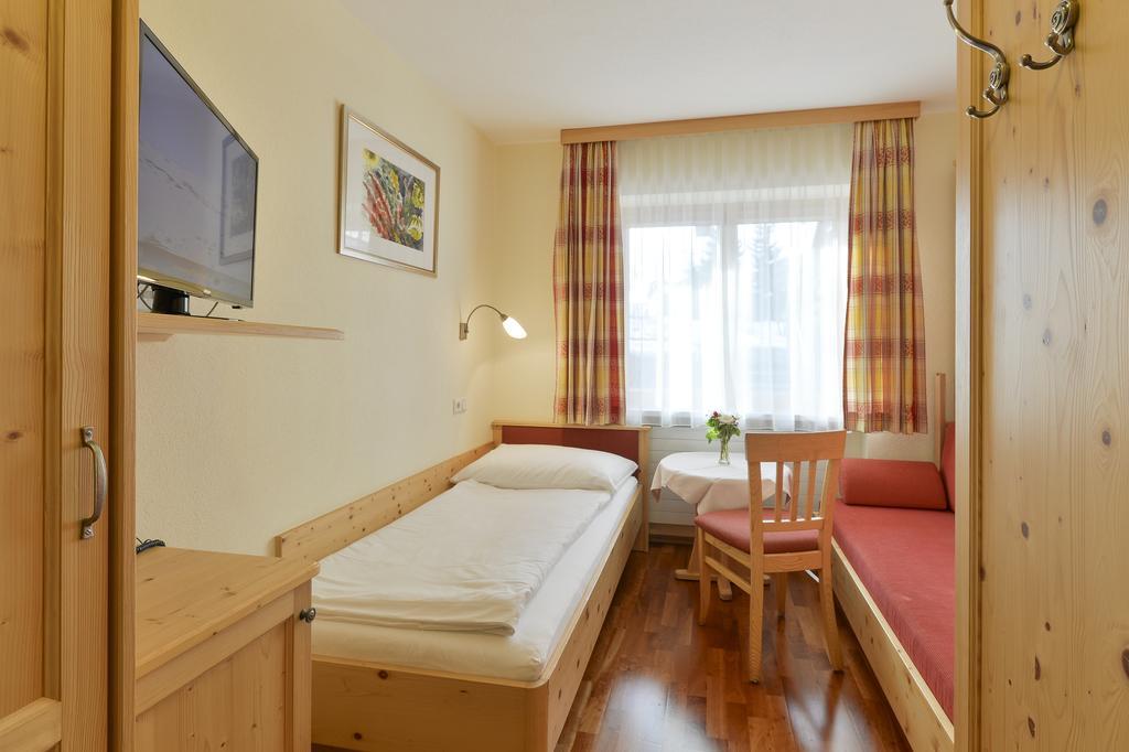 Haus Wallis Lech am Arlberg Room photo
